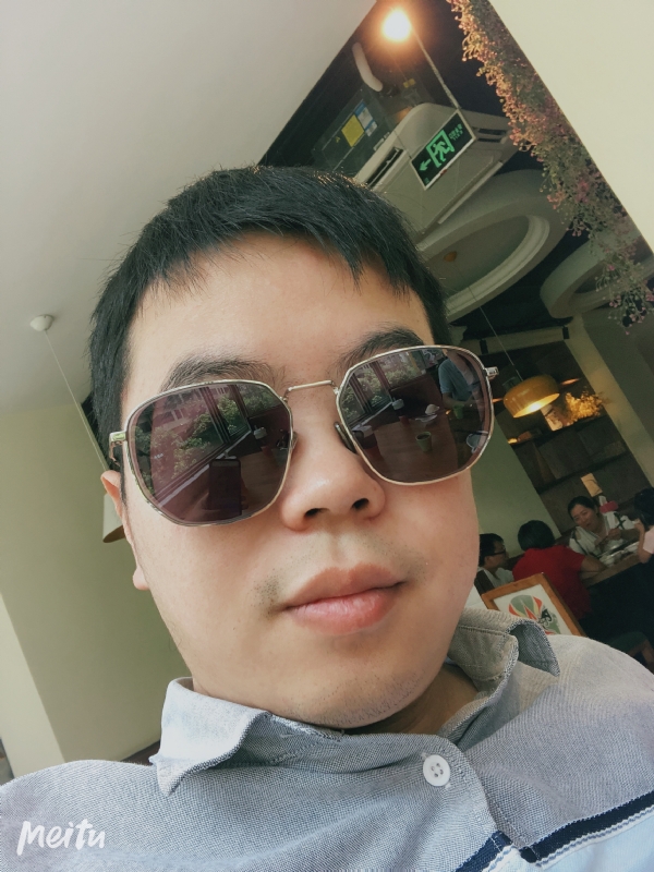 月台等路人的第一张照片--南平相亲网