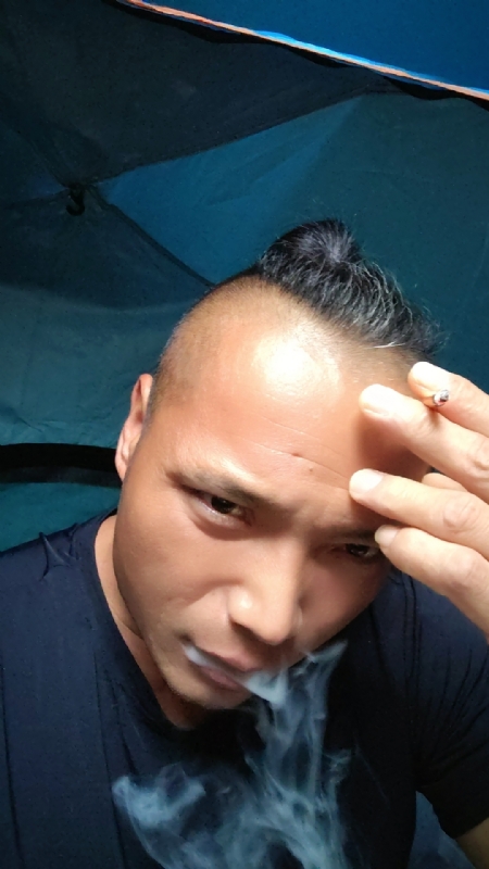 伯爵的第四张照片--南平相亲网